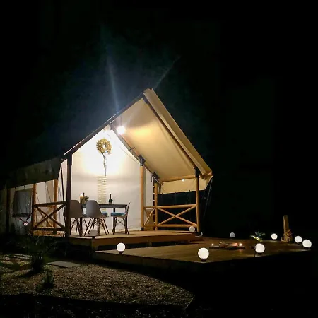 Marina & Glamping Nova Zivohost Luxury tent Krecovice