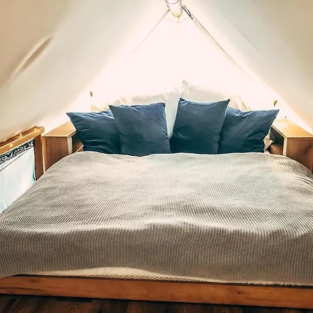 Marina & Glamping Nova Zivohost