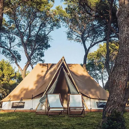 Luxury tent Marina & Glamping Nova Zivohost