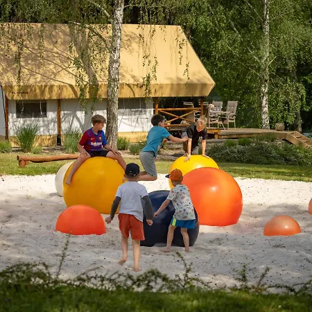 Marina & Glamping Nova Zivohost * Krecovice